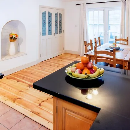 Bradog House